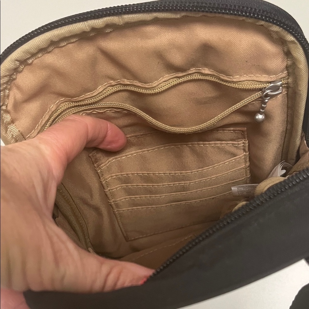Baggallini Black Messenger Bag unisex item - Picture 7 of 13